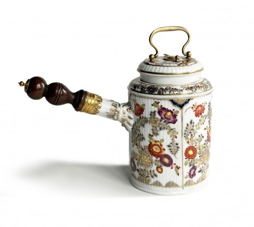 Porcelain Chocolate Pot. Meissen 1740 Circa - 