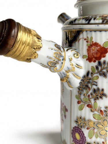 Antiquités - Porcelain Chocolate Pot. Meissen 1740 Circa