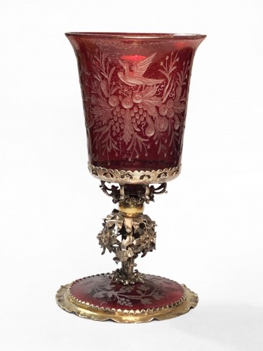 Coupe en verre rubis gravé et monté en argent et argent doré - Verrerie, Cristallerie Style 