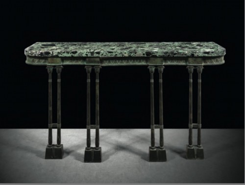 A Neo-Egyptian patinated bronze console - Furniture Style Art Déco