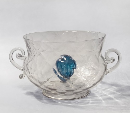 A faceted bowl with handles and a blue gadrooned bulb in the centre - Glass & Crystal Style 