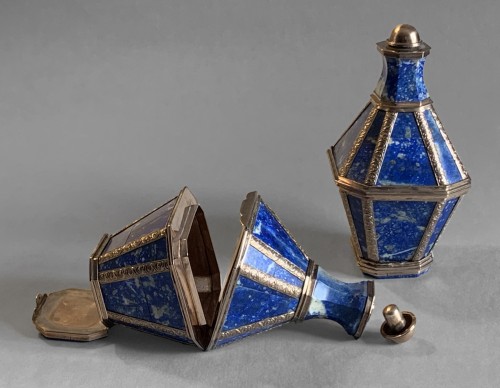 Objects of Vertu  - A pair of gold mounted lapis lazuli boxes/flasks