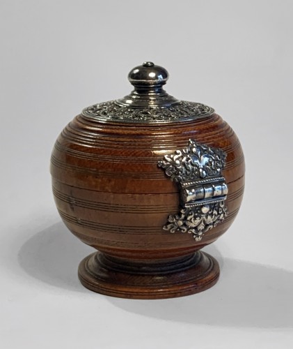 An Indo-Portuguese silver mounted turned ivory spherical box - Objects of Vertu Style 