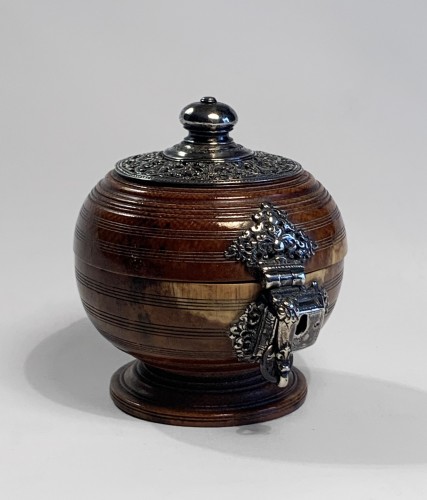 An Indo-Portuguese silver mounted turned ivory spherical box - 