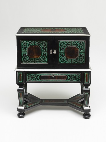 Mobilier Cabinet & Coffre - Petit cabinet sur piétement- Probablement Anvers, XVIIe siècle
