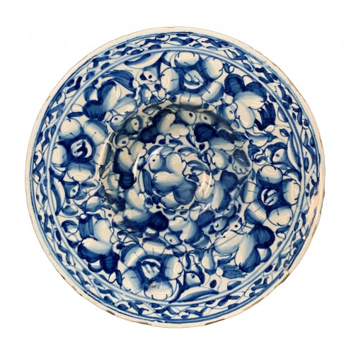 A Venice maiolica Tondino, 16th century