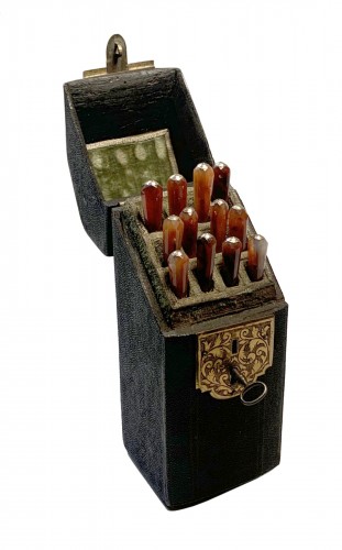 Service de couteaux et fourchettes en agate monté en argent, Londres 1700-1720