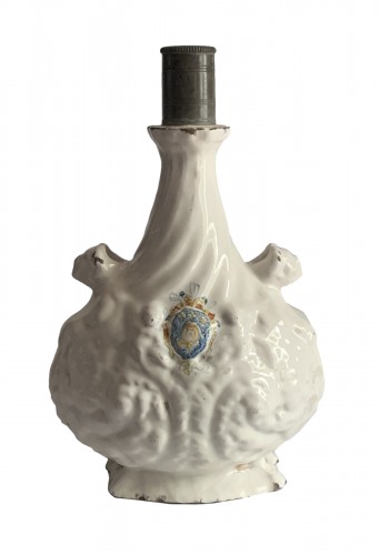 Gourde de pèlerin en majolique à décor moulé «a compendiario » - XVIIe siècle