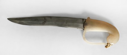A Khanjar dagger with white agate handle - Collectibles Style 