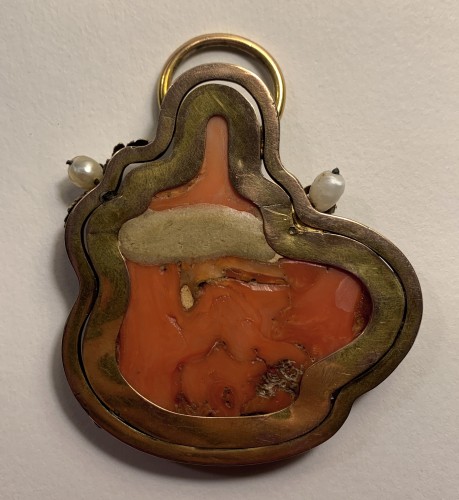 A silver-gilt mounted coral cameo - Trapani, late 16th century - Antique Jewellery Style 