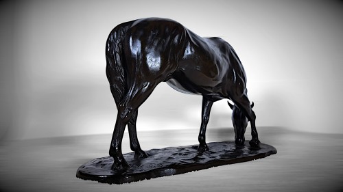 Bronze Japonais d’Itô KUNIO - un cheval paissant - 