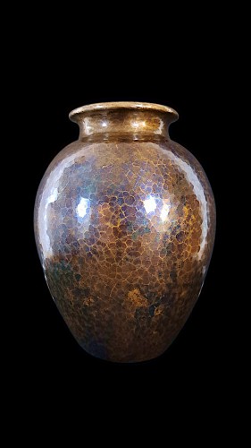 XXe siècle - Vase japonais en bronze martelé de GYOKUSENDO, Oiseau sur une branche