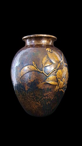  - Vase japonais en bronze martelé de GYOKUSENDO, Oiseau sur une branche