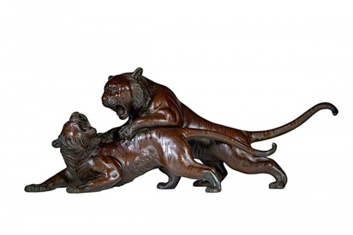 two tigers in struggle -Japanese Bronze by Genryusai SEIYA 