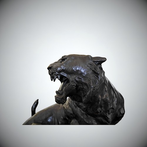 Antiquités - Tigre assis - Bronze japonais de Kaniya KUNIHARU 