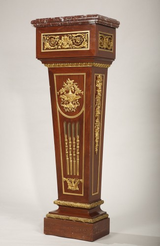 Neo-classical wall-side Pedestal, France circa 1880 - Decorative Objects Style 