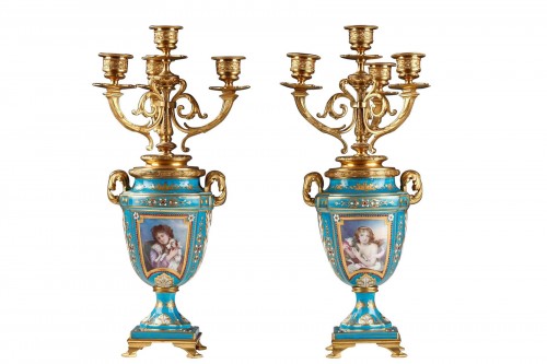 Paire de vases candélabres en porcelaine, France circa 1880