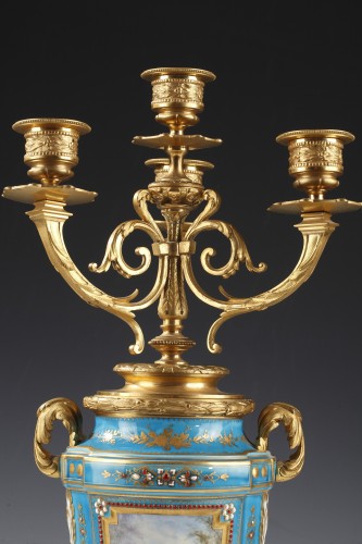  - Paire de vases candélabres en porcelaine, France circa 1880