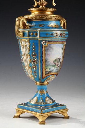 Antiquités - Pair of &quot;Sèvres&quot; Porcelain Candelabra Vases, France, circa 1880