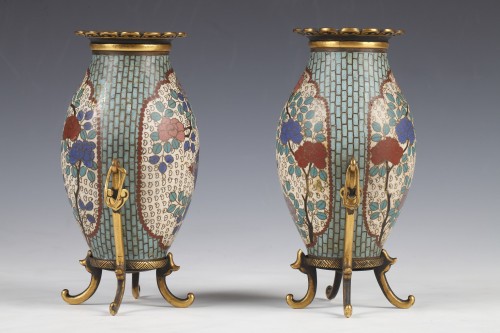 Paire de petits vases en émail cloisonné par F. Barbedienne, France circa 1880 - Tobogan Antiques