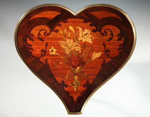 Table "Coeur" attribuée à A. Krieger, France circa 1860 - Mobilier Style Napoléon III