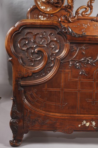 Japanese style Bed and its Nightstand by Dai Nipon, France circa 1890 - 