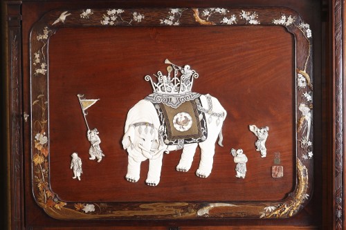 Cabinet Japonisant par G. Viardot, France  circa 1880 - Tobogan Antiques