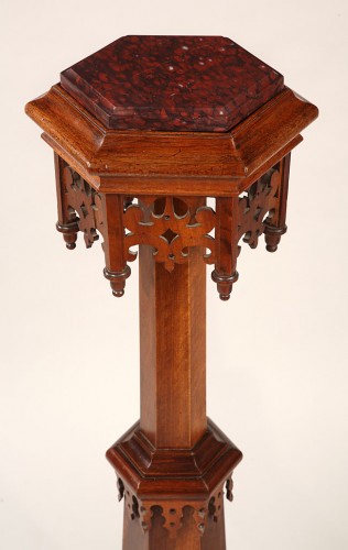 Objet de décoration Colonne Piédestal - Paire de Sellettes néo-Gothiques, France circa 1880
