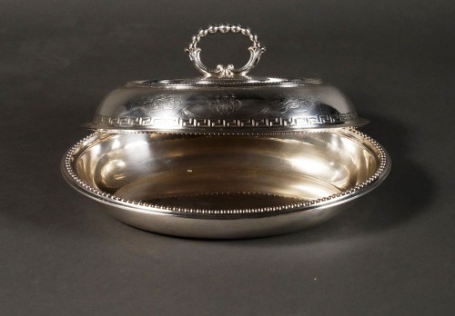 Plat couvert d'apparat en argent, Martin Hall & Co Angleterre 1856 - Argenterie et Orfèvrerie Style Napoléon III