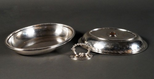 XIXe siècle - Plat couvert d'apparat en argent, Martin Hall & Co Angleterre 1856