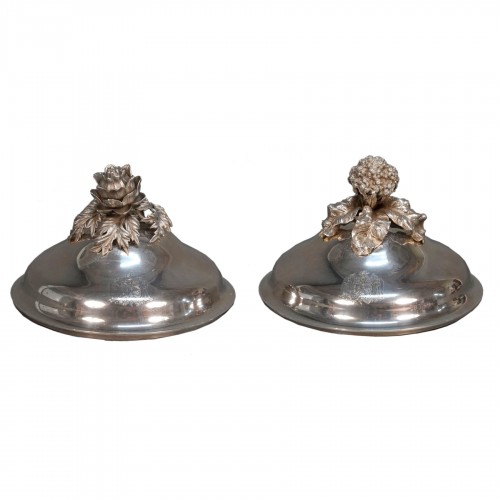 Paire de cloches couvre-plat en argent, France circa 1870