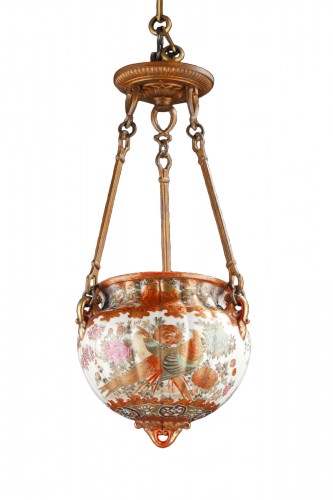 Charmante suspension en porcelaine Kutani, Japon circa 1880