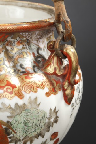 XIXe siècle - Charmante suspension en porcelaine Kutani, Japon circa 1880