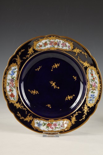 Antiquités - Set of Six porcelain Plates, France Circa 1880