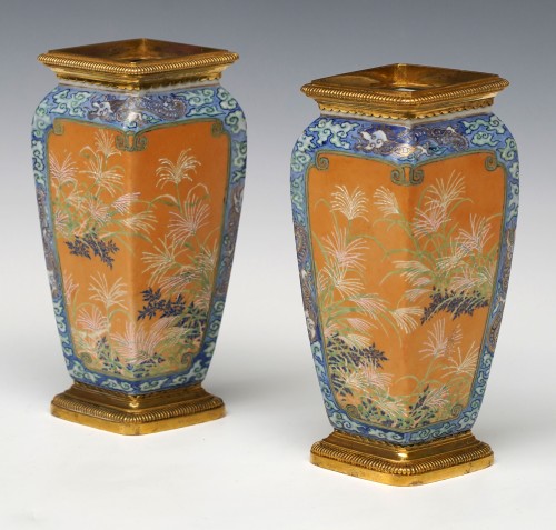 Paire de Vases "Aux Hirondelles", attr. to L'Escalier de Cristal, France, C.1890 - Céramiques, Porcelaines Style Napoléon III