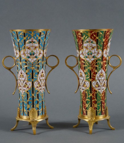 Paire de vases cornets à décor Byzantin L.C. Sevin & F. Barbedienne, France circa 1880 - Objet de décoration Style Napoléon III