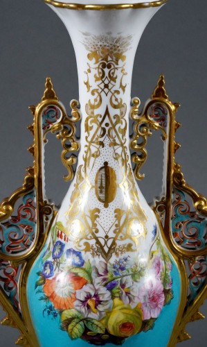 Paire de vases "orientalisants" attribué à la Manufacture de Porcelaine de Paris, France c1880 - 