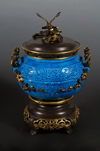 Chinese style covered Jar, by the Longwy Manufacture, France, circa 1870 - Decorative Objects Style Napoléon III