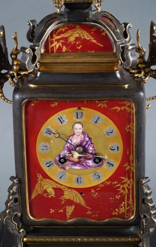 « The Musician » Japonisme Clock attributed to L&#039;Escalier de Cristal, FR, circa 1890 - Horology Style 