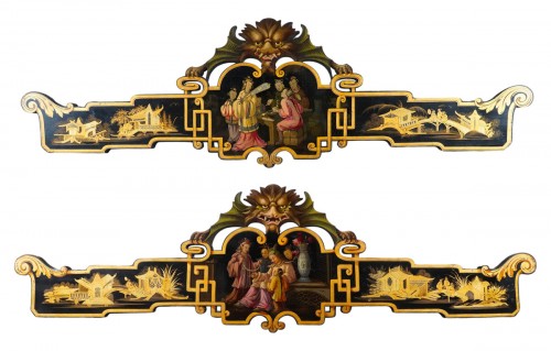 Paire de cantonnières chinoisantes & leurs quatre porte-embrasses, France circa 1870