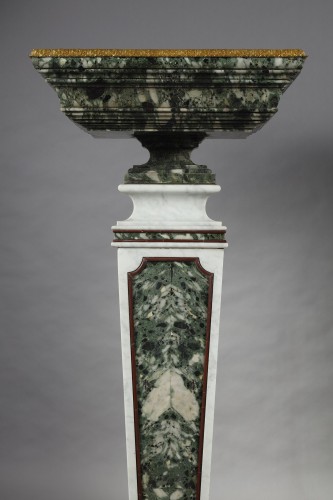 Paire de vasques sur gaines, France début XXe siècle - Tobogan Antiques