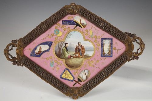 Japanese style Tray attributed to L&#039;Escalier de Cristal, France, Circa 1880 - Porcelain & Faience Style 