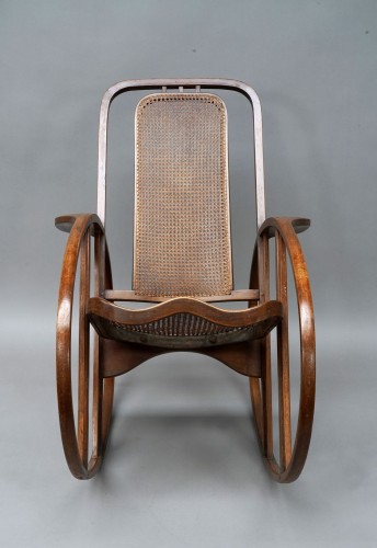 20th century - &quot;Egg&quot; rocking Chair, Societa Anonima Antonio Volpe, Italy, circa 1922