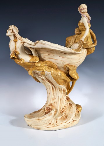 Royal Dux Bohemia, Art Nouveau Centerpiece, France, circa 1900 - Art nouveau