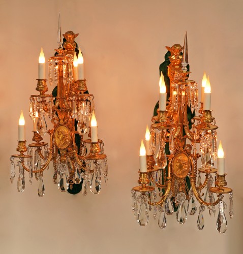 Luminaires Appliques - Baccarat et V. Paillard, Paire d’appliques aux médaillons, France circa1870