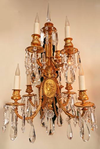 Antiquités - Baccarat et V. Paillard, Paire d’appliques aux médaillons, France circa1870