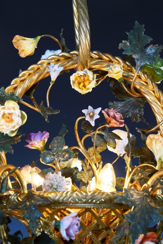 XIXe siècle - H. Vian, Lustre au bouquet fleuri et ses appliques, France Circa 1890