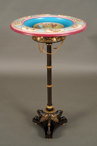 Guéridon aux Amours, France circa 1880 - Mobilier Style 