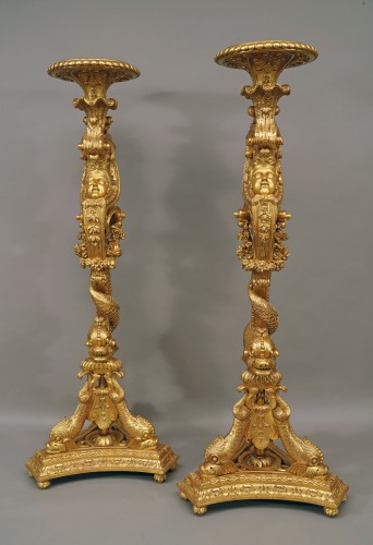 Objet de décoration Colonne Piédestal - Paire de porte-torchères « aux Dauphins », France Circa 1860