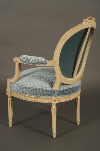 Antiquités - Ensemble de six fauteuils en cabriolet, France circa 1780